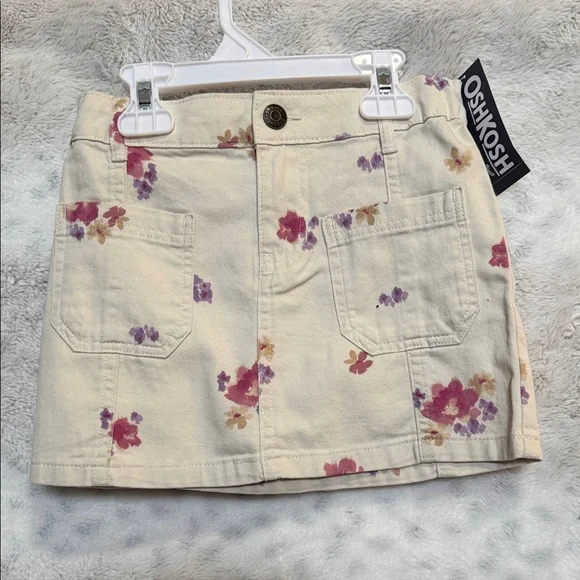 OshKosh B'gosh Girl Floral Skirt - Cream with Floral design with pockets - Picture 2 of 5